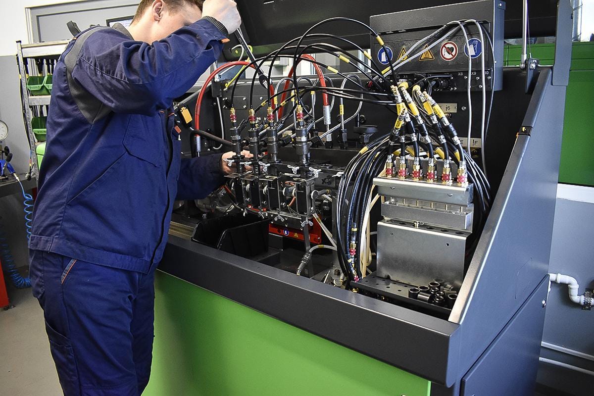 Purkštukų tikrinimas ant testavimo stendo