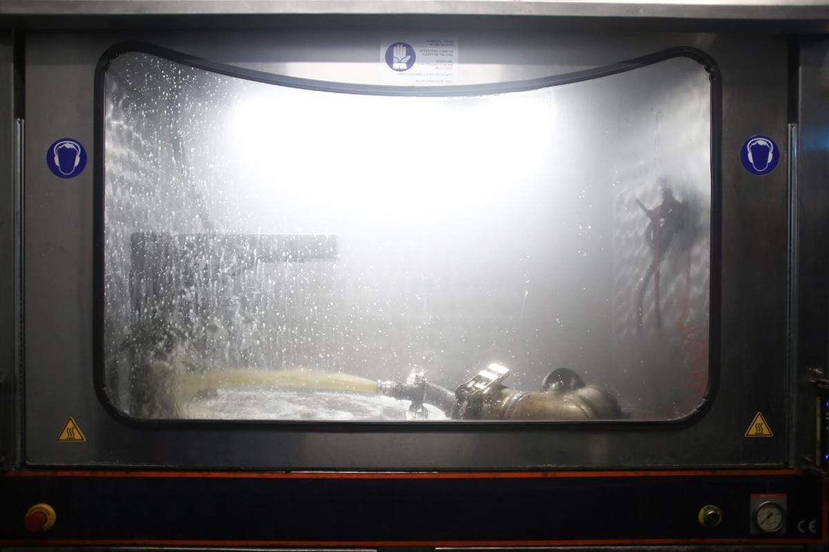 Profesionali DPF filtrų plovykla kurioje išvalomi susikaupę suodžiai